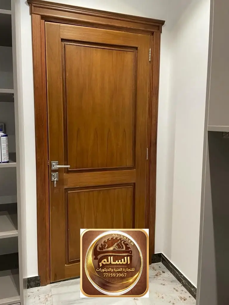 باب خشب اوك في عدن